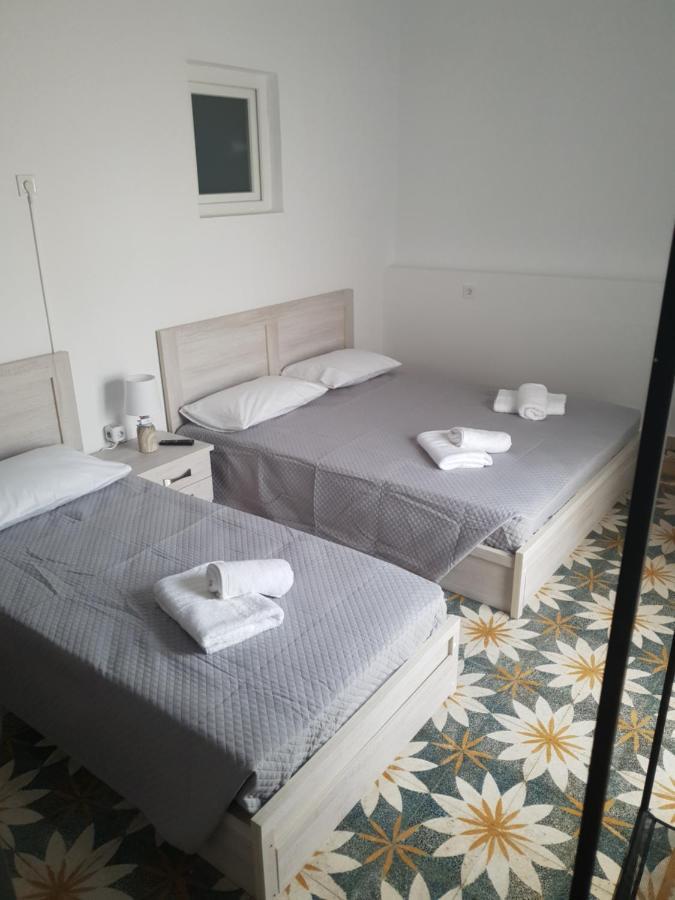 Callisto Room 4 埃尔莫波利斯 外观 照片